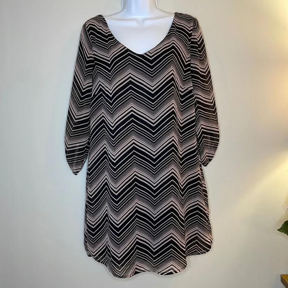 Juniors Lily Rose Pink and Black Chevron Dress